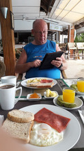 Andreas beim Frühstück
